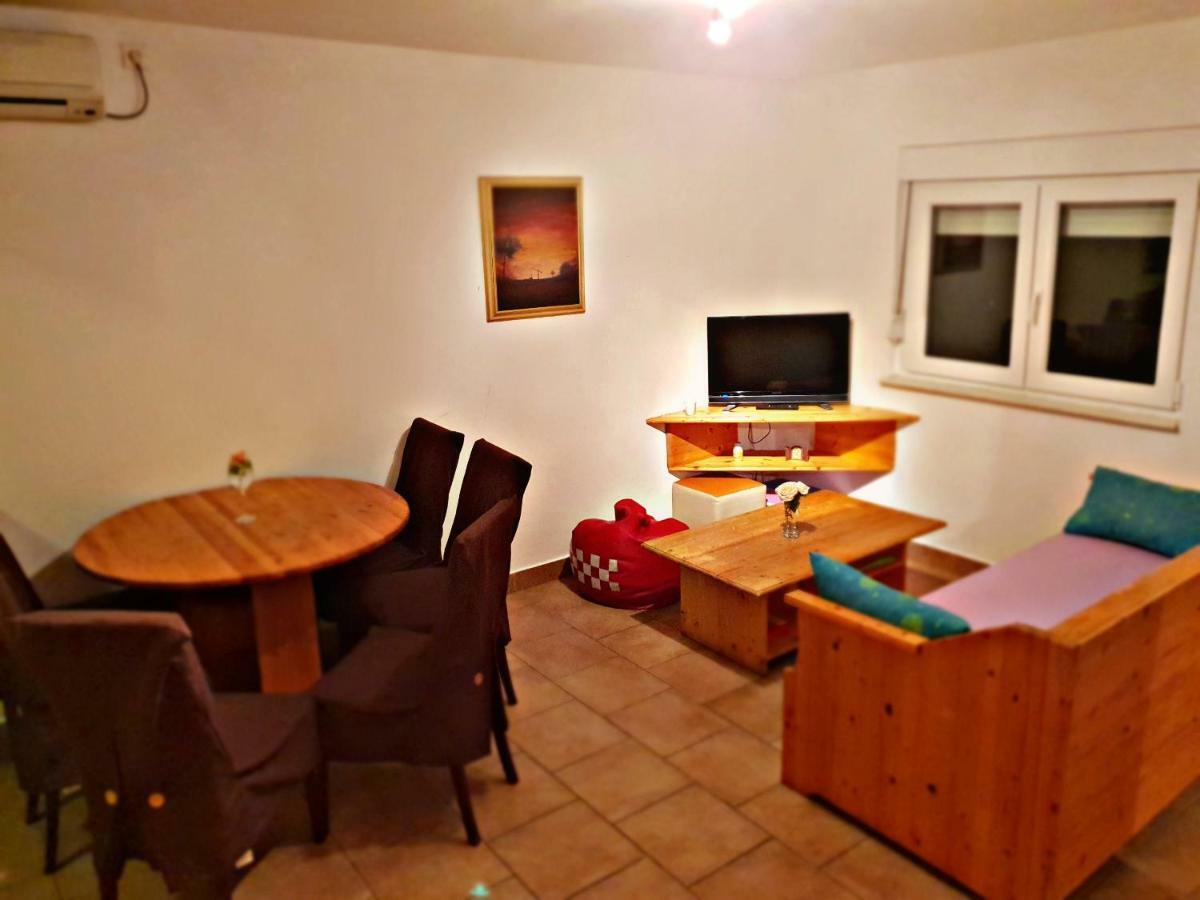 Apartmani Tia Gornji Karin Zewnętrze zdjęcie